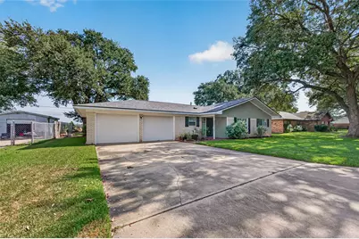 1405 Ladelle Street, Wharton, TX 77488 - Photo 2