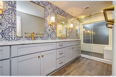 9582 Doliver Drive, Houston, TX 77063 - Photo 22