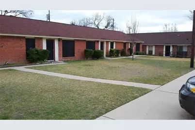 1311 Central Tx Expressway, Lampasas, TX 76550 - Photo 2