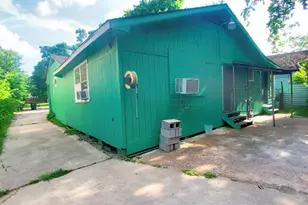 8145 Homewood Ln, Houston, TX 77028 - Photo 4