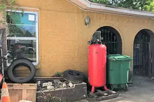 8145 Homewood Ln, Houston, TX 77028 - Photo 12