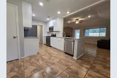 1109 Willow Creek Drive, La Porte, TX 77571 - Photo 4