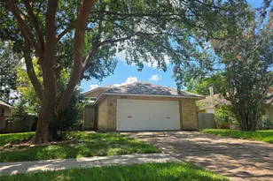 14139 Clear Forest Dr, Sugar Land, TX 77498 - Photo 2