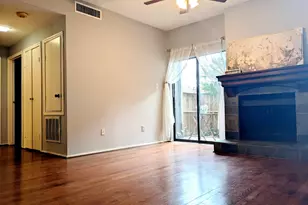 7950 N Stadium Dr, Houston, TX 77030 - Photo 2