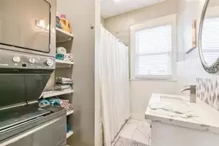 1015 26th St, Galveston, TX 77550 - Photo 12