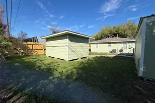 5910 Woodview Dr, Humble, TX 77396 - Photo 8