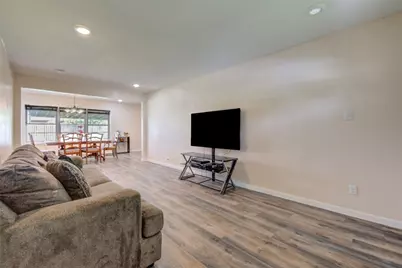 7318 Hummingbird Lane, Texas City, TX 77591 - Photo 28