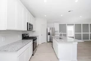 1035 Vista Pointe Dr, Fresno, TX 77545 - Photo 12