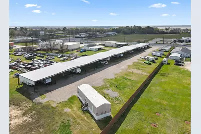 621 S Main Street, Highlands, TX 77562 - Photo 6