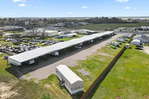 621 S Main St, Highlands, TX 77562 - Photo 6