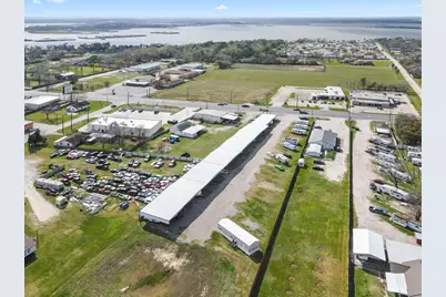 621 S Main Street, Highlands, TX 77562 - Photo 4