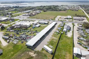 621 S Main St, Highlands, TX 77562 - Photo 4