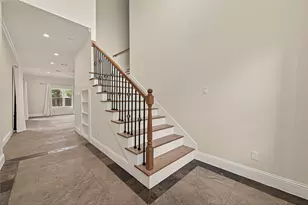 2209 Silverbonnet St, Houston, TX 77055 - Photo 8