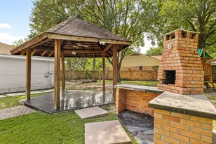 2114 Briargreen Dr, Houston, TX 77077 - Photo 34