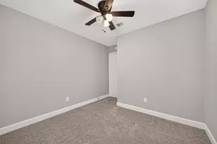 8 N Brook Pebble Ct, The Woodlands, TX 77380 - Photo 30