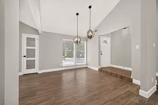 8 N Brook Pebble Ct, The Woodlands, TX 77380 - Photo 8