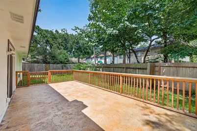 8 N Brook Pebble Court, The Woodlands, TX 77380 - Photo 40