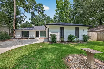 8 N Brook Pebble Court, The Woodlands, TX 77380 - Photo 2