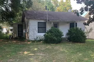 2207 Maple Ave, Liberty, TX 77575 - Photo 2