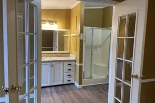308 Olive St, El Campo, TX 77437 - Photo 4