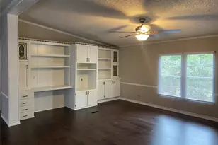 308 Olive St, El Campo, TX 77437 - Photo 2