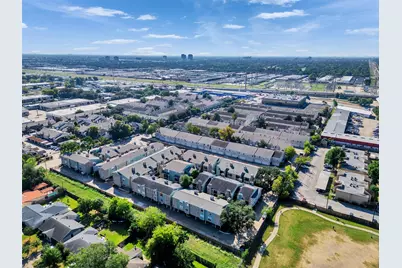 3764 Tanglewilde Street #H8, Houston, TX 77063 - Photo 6