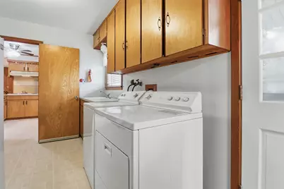 1335 Kathy Avenue, Sealy, TX 77474 - Photo 18