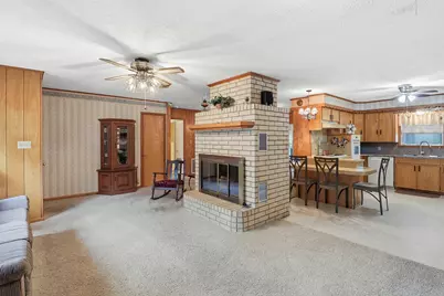 1335 Kathy Avenue, Sealy, TX 77474 - Photo 8