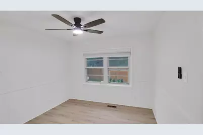 3016 Loganwood Drive, Dallas, TX 75227 - Photo 10