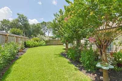 8638 Lake Crystal Drive, Houston, TX 77095 - Photo 20