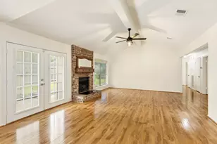 8638 Lake Crystal Dr, Houston, TX 77095 - Photo 10