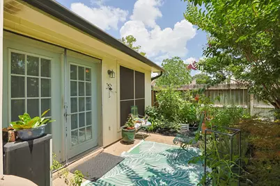8638 Lake Crystal Drive, Houston, TX 77095 - Photo 18