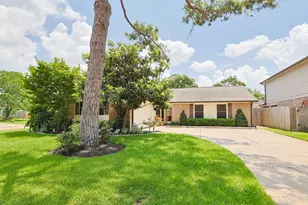 8638 Lake Crystal Dr, Houston, TX 77095 - Photo 4