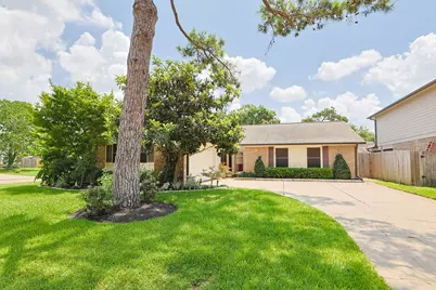8638 Lake Crystal Drive, Houston, TX 77095 - Photo 4