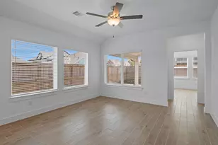 5230 Big Dipper Dr, Iowa Colony, TX 77583 - Photo 4