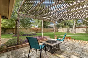10519 Londonderry Dr, Houston, TX 77043 - Photo 26