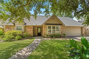 10519 Londonderry Dr, Houston, TX 77043 - Photo 2