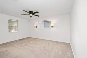 10519 Londonderry Dr, Houston, TX 77043 - Photo 18