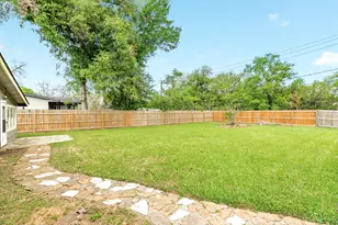 219 Camellia St, Lake Jackson, TX 77566 - Photo 6