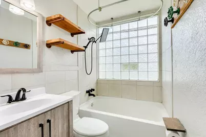 219 Camellia Street, Lake Jackson, TX 77566 - Photo 18