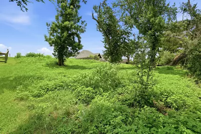 208 Creekside Lane, Lake Jackson, TX 77566 - Photo 22