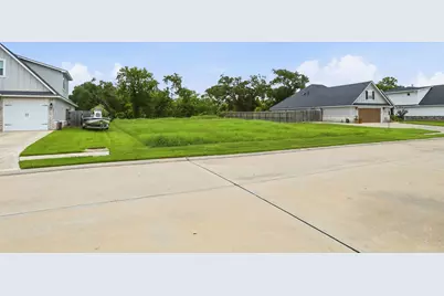 208 Creekside Lane, Lake Jackson, TX 77566 - Photo 14