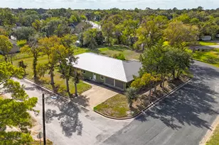 911 Depot St, El Campo, TX 77437 - Photo 36