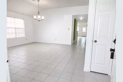 17006 Dusty Mill Drive E, Sugar Land, TX 77498 - Photo 4