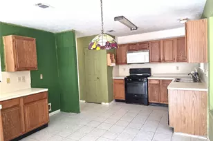 17006 Dusty Mill Dr E, Sugar Land, TX 77498 - Photo 12