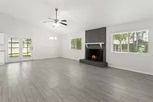 16915 Stardale Ln, Friendswood, TX 77546 - Photo 2