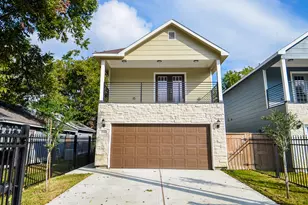 788 Lucky St, Houston, TX 77088 - Photo 2