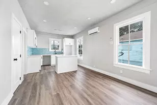 1312 Jack Johnson Blvd, Galveston, TX 77550 - Photo 4