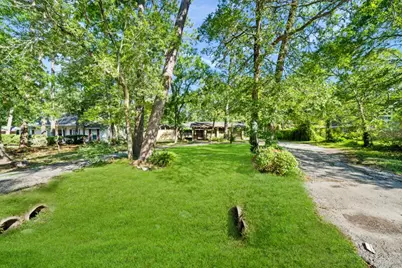 1317 Plantation Drive, Dickinson, TX 77539 - Photo 2
