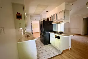 4523 Hemlock Dr, Baytown, TX 77521 - Photo 4